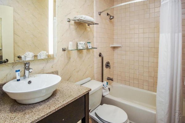 Red Lion Hotel Monterey image 13