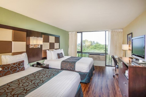 Red Lion Hotel Monterey image 4